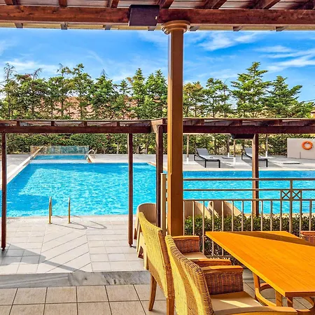 Thinalos Aparthotel 3*