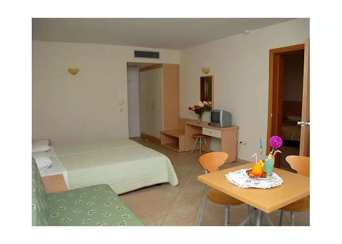Aparthotel Thinalos 4*
